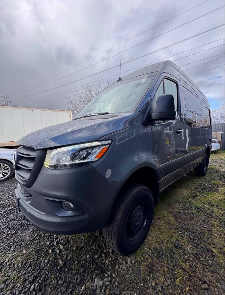 2025 Mercedes-Benz Sprinter VIN W1W4NBVYXST212908 photo 2