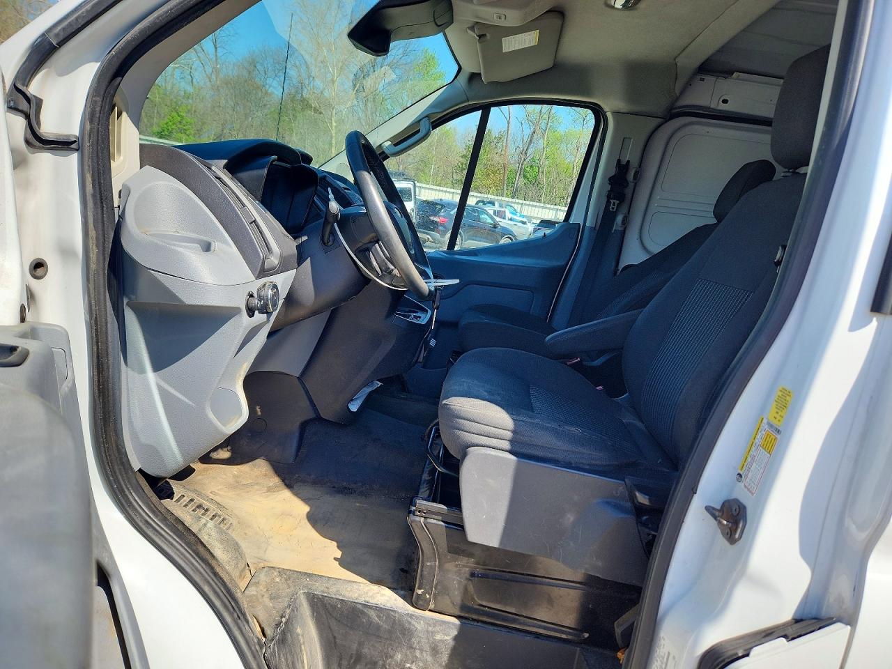 2015 Ford Transit VIN 1FTNR1ZM0FKA45217 photo 7