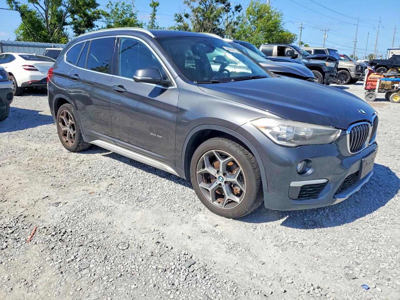 2018 BMW X1 VIN WBXHT3C3XJ5K23316 photo 4