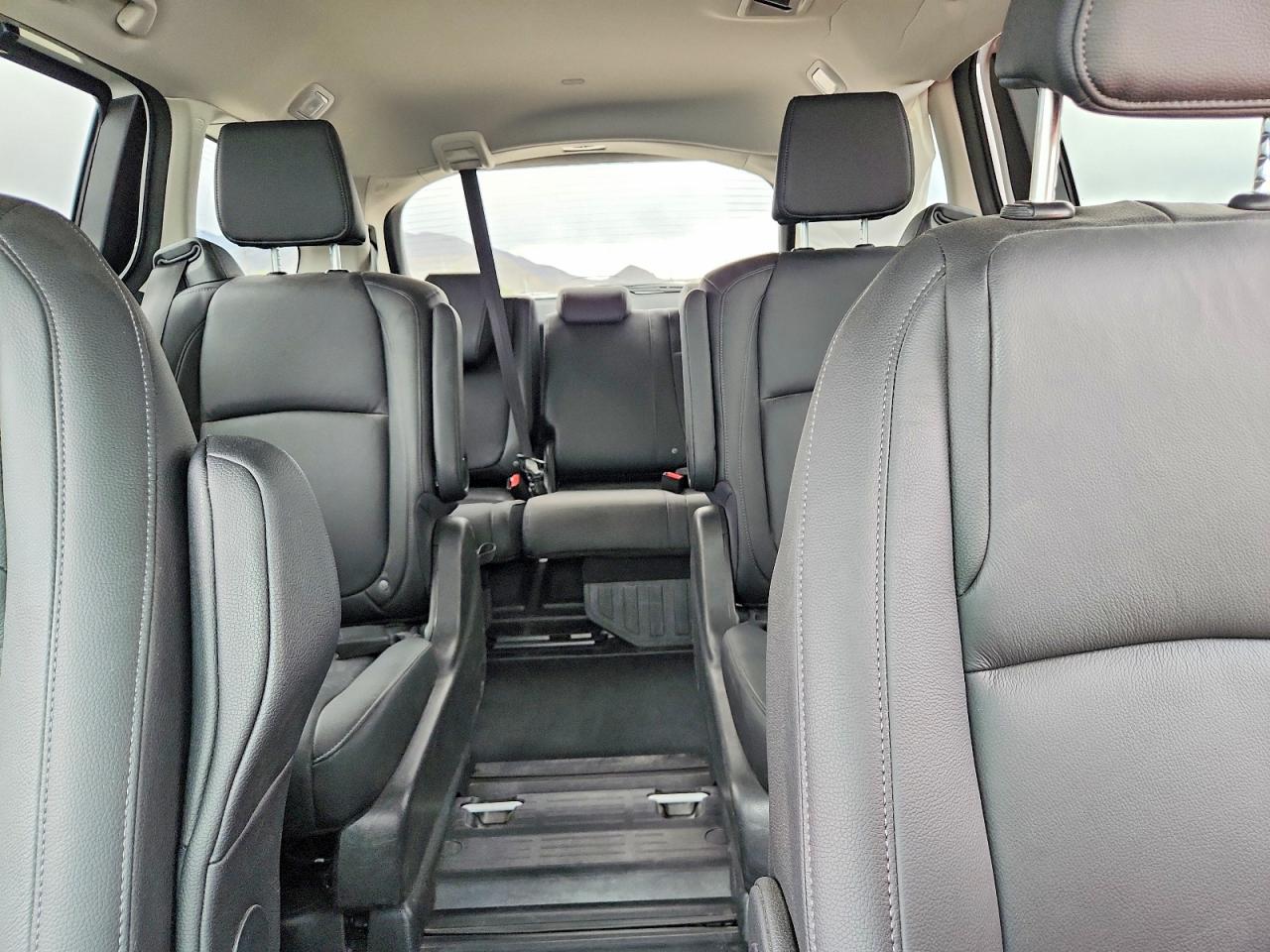 2026 Honda Odyssey VIN 5FNRL6H65TB015660 photo 10