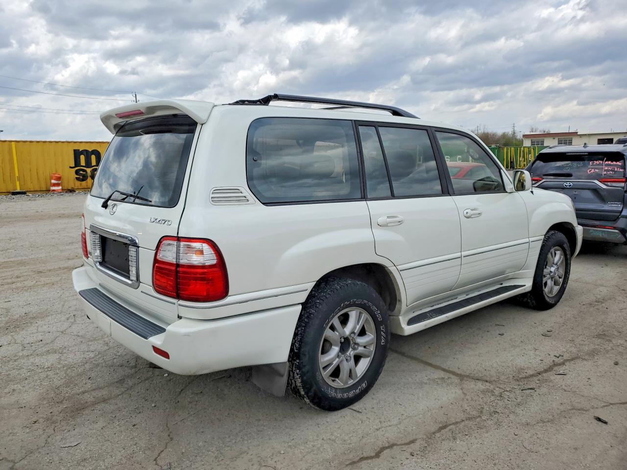 2003 LEXUS LX 470 BASE VIN JTJHT00WX33530491 photo 3