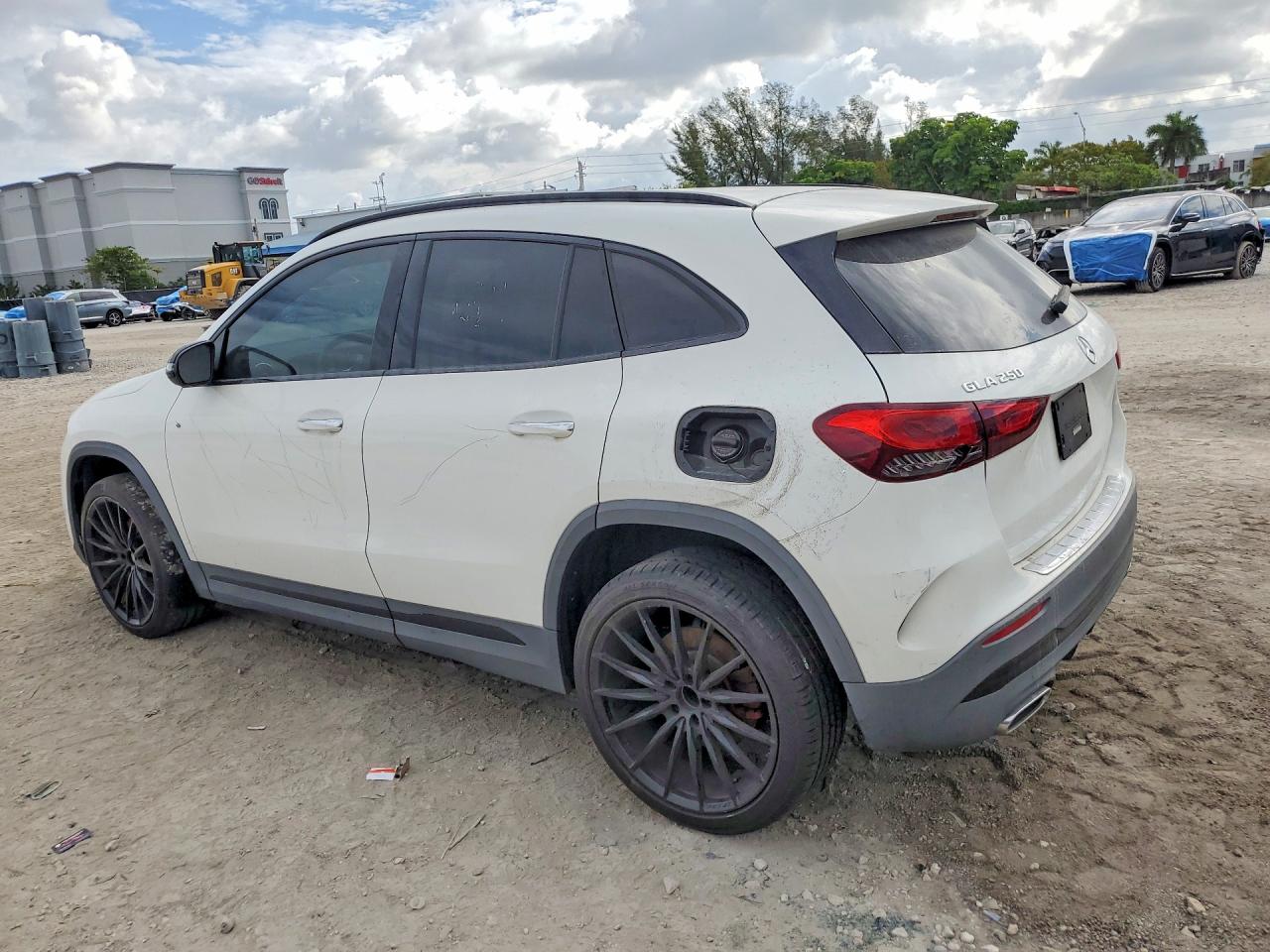 2021 Mercedes-Benz Gla-class VIN W1N4N4GB1MJ310880 photo 2