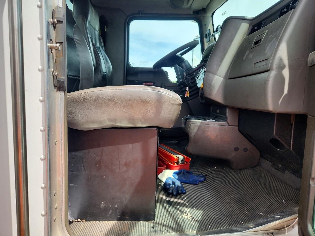 2013 KENWORTH All other VIN 2NKHHM7X2DM338996 photo 5