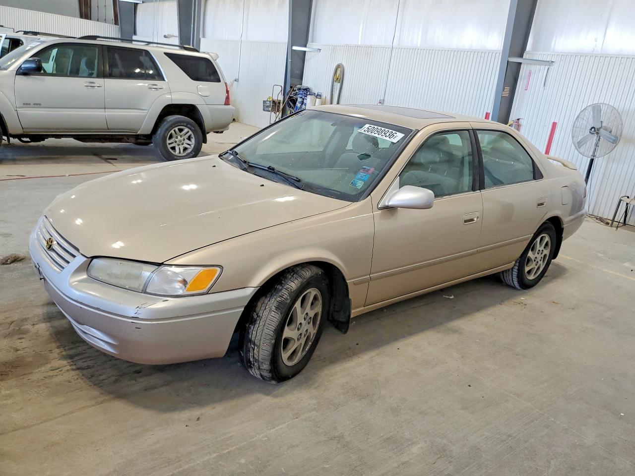 1999 Toyota Camry VIN JT2BF28K7X0176071 photo 1