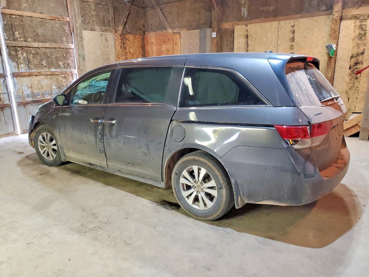 2014 Honda Odyssey VIN 5FNRL5H60EB061233 photo 2