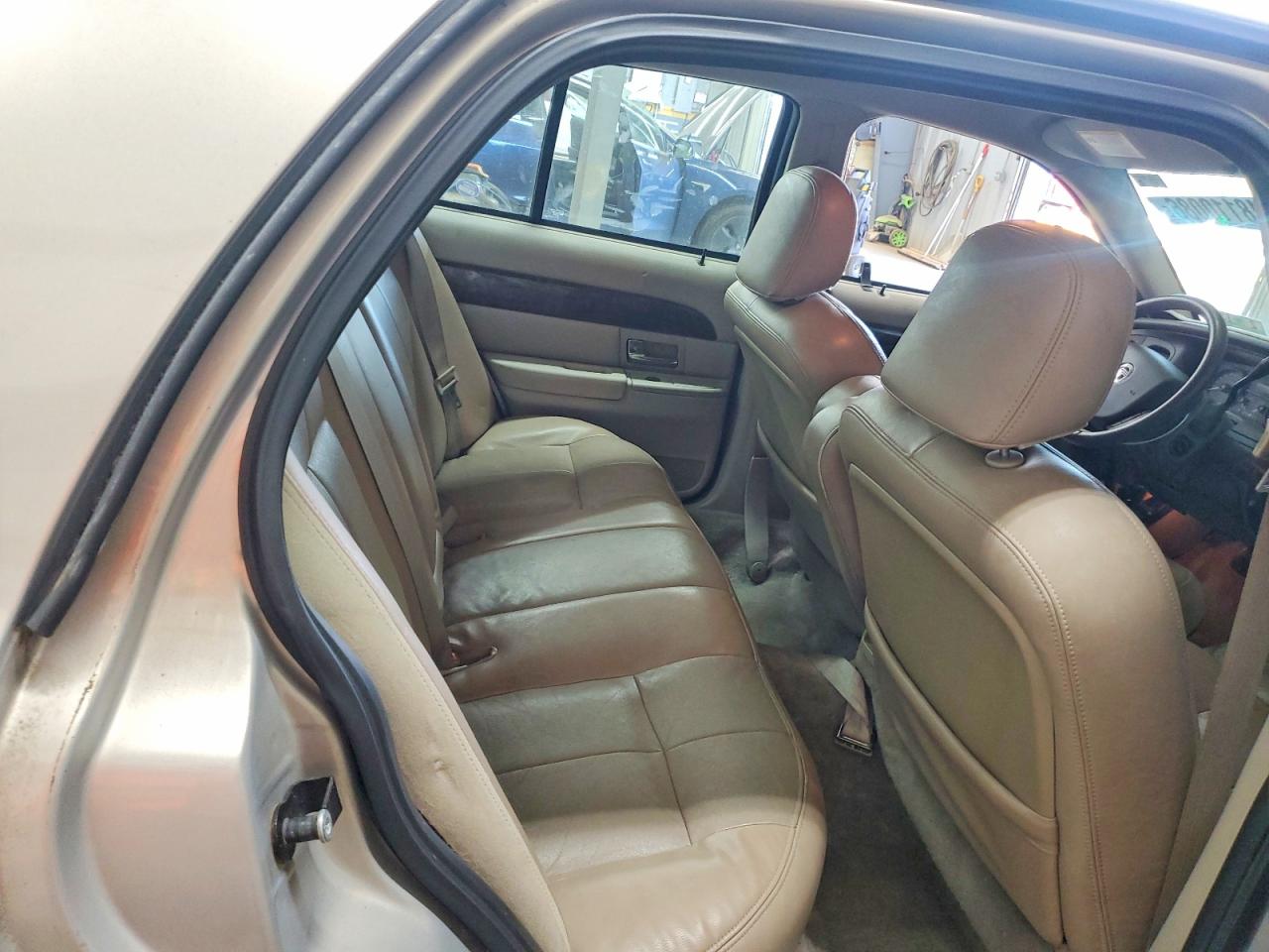 2008 Mercury Grmarquis VIN 2MEFM74VX8X634845 photo 10