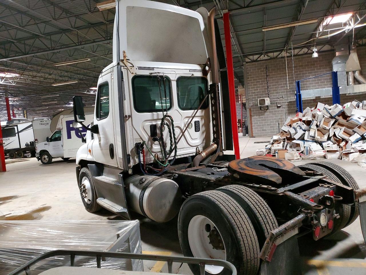 2016 FREIGHTLINER All other VIN 1FUBGEDV8GLHC5711 photo 3