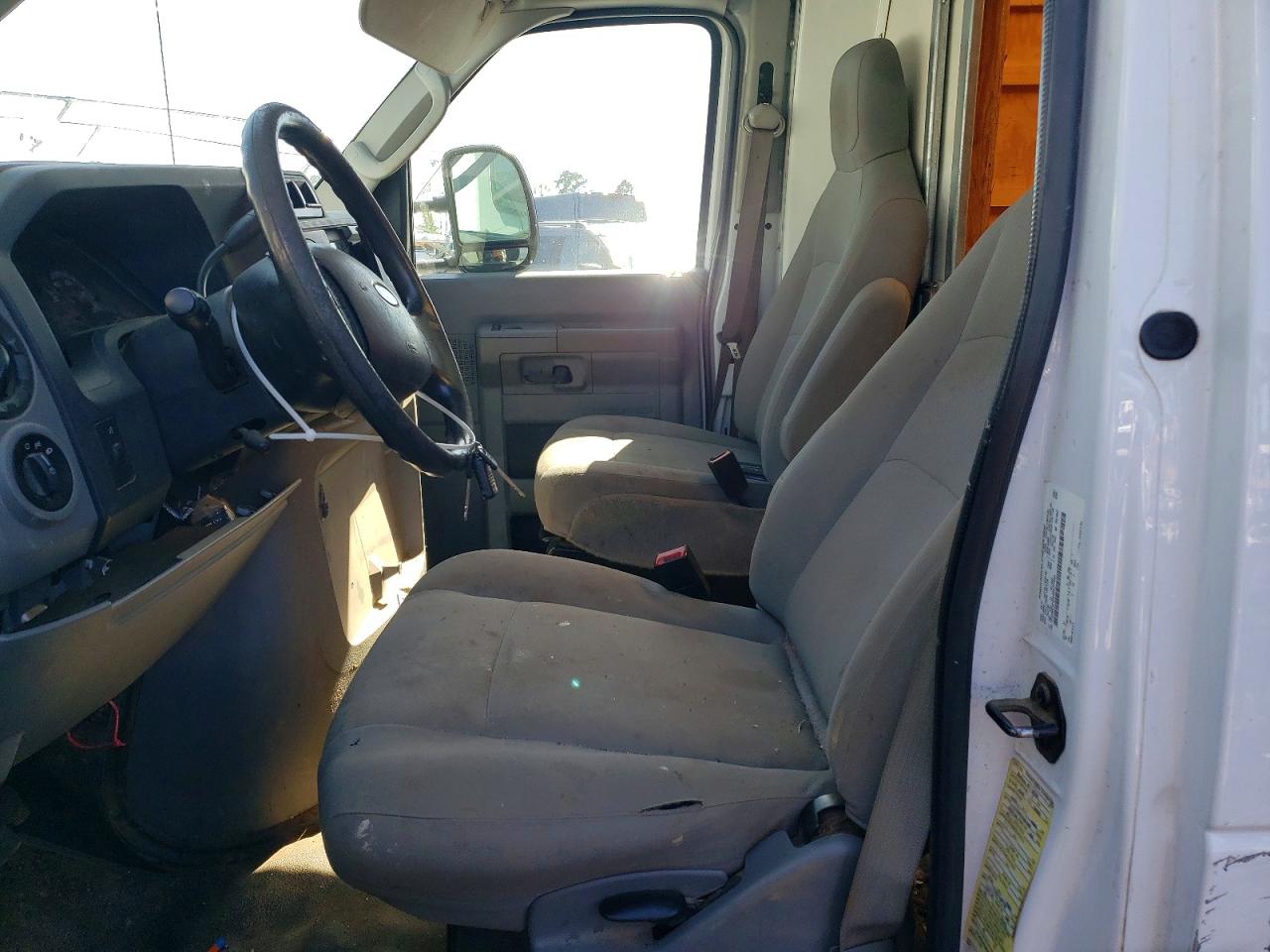 2017 Ford Econoline VIN 1FDWE3F65HDC77445 photo 7