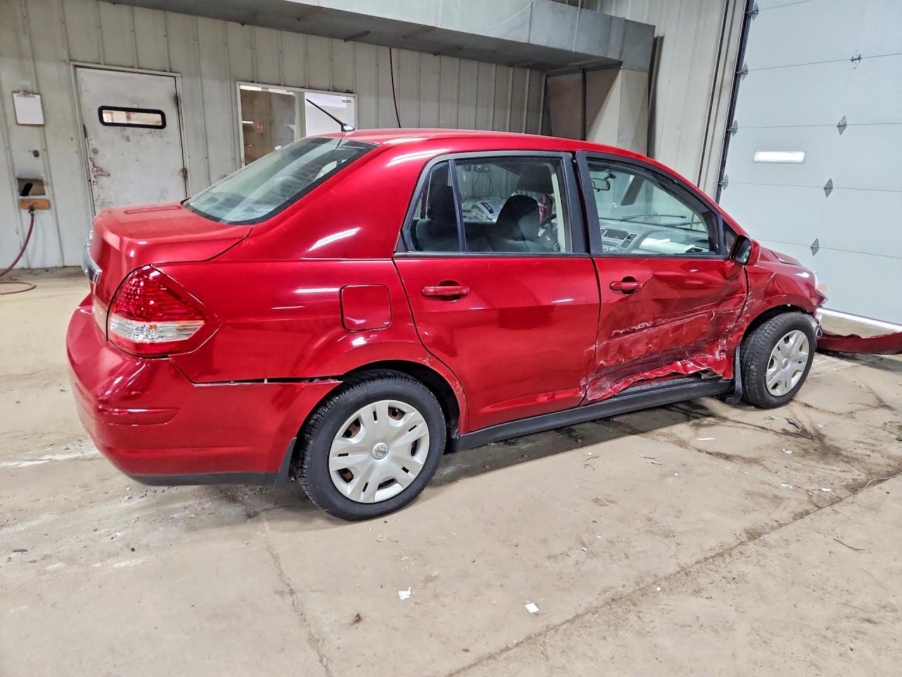 2011 NISSAN Versa VIN 3N1BC1AP5BL449720 photo 3