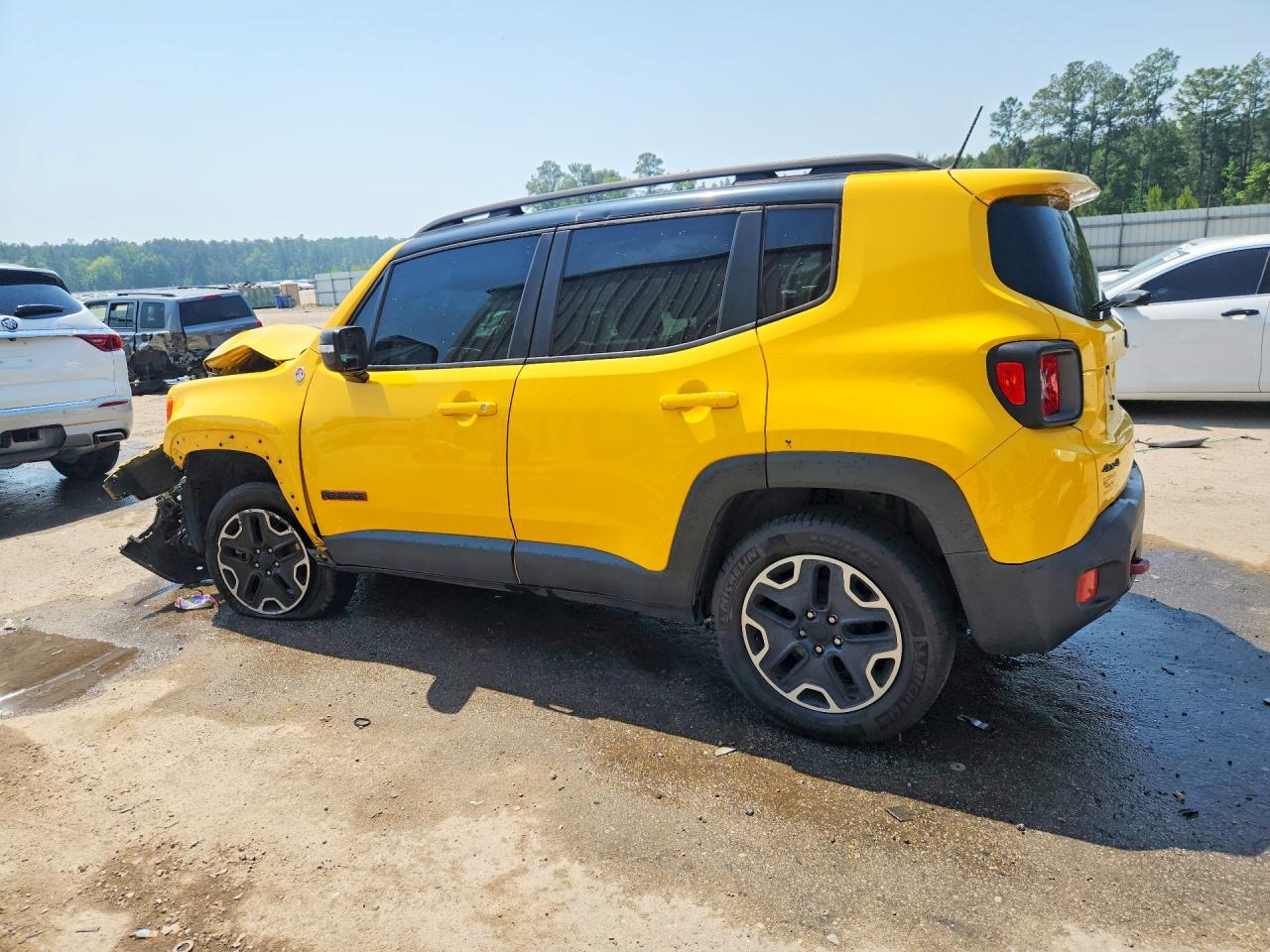 2017 Jeep Renegade VIN ZACCJBCB9HPF19802 photo 2
