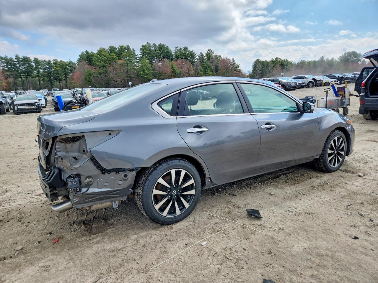 2018 Nissan Altima VIN 1N4AL3AP4JC209594 photo 3