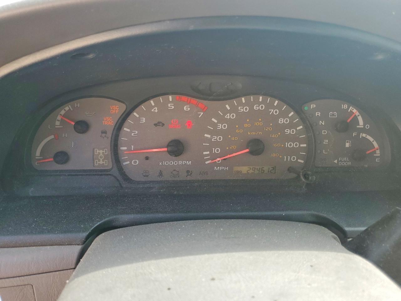 2002 Toyota Sequoia VIN 5TDBT48A92S071847 photo 9