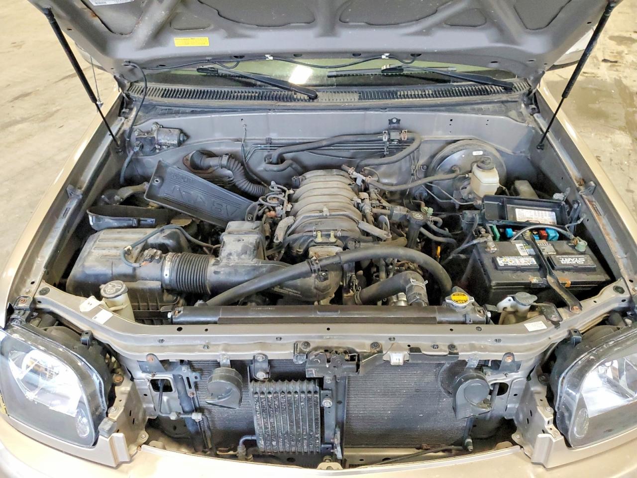 2005 Toyota Tundra VIN 5TBDT44105S497454 photo 11