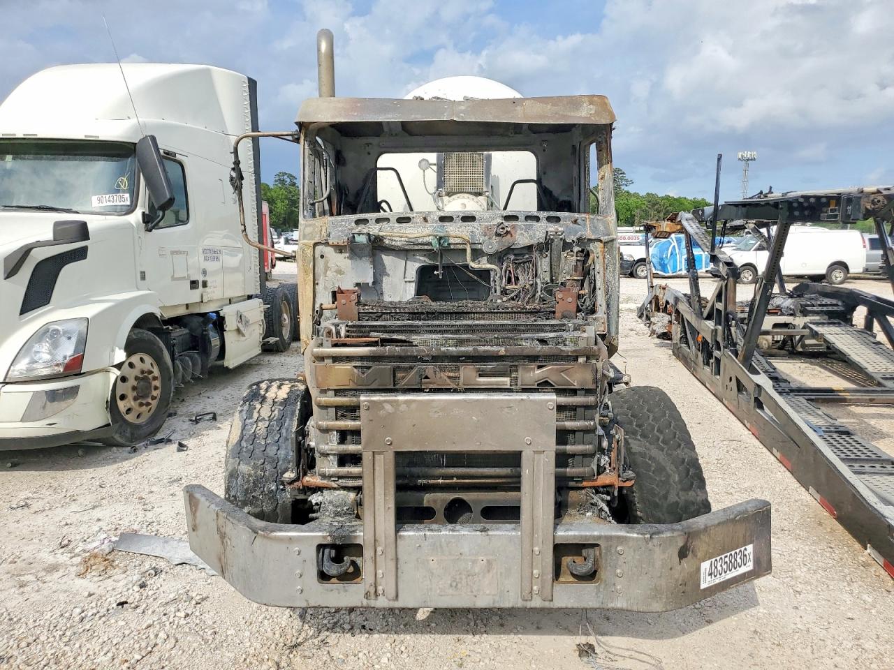 2020 MACK All other VIN 1M2GR2GC8LM013488 photo 10