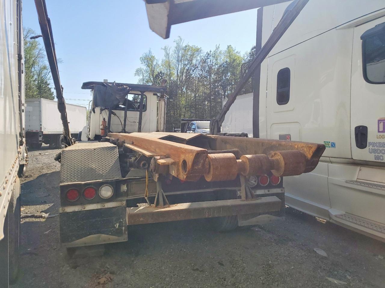 2002 MACK All models VIN 1M2AG11C42M001884 photo 3