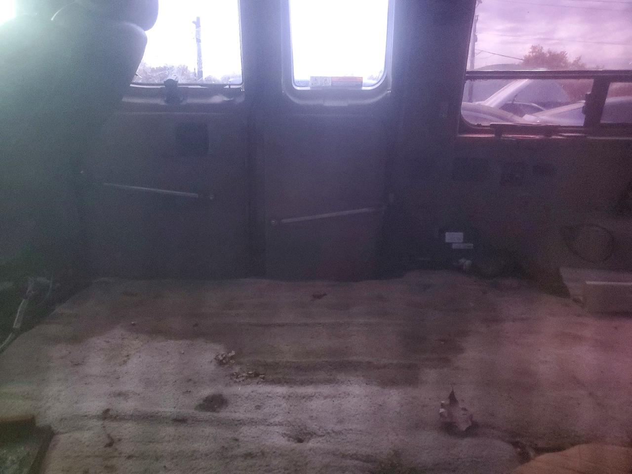 1999 Ford Econoline VIN 1FDRE14W0XHB73084 photo 11