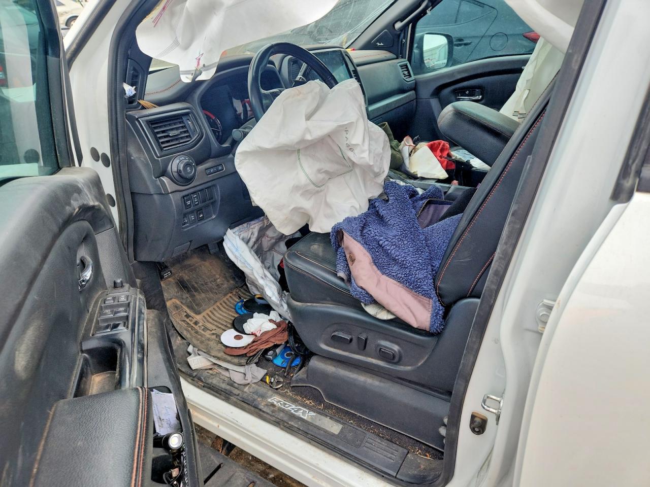 2023 Nissan TITAN VIN 1N6AA1ED5PN103265 photo 8