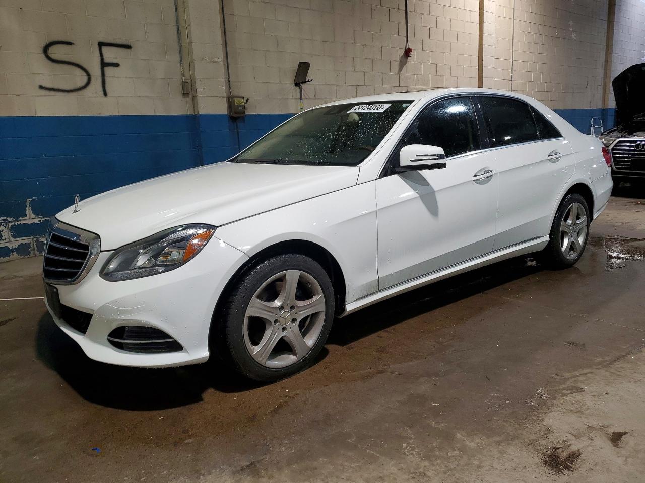 2014 Mercedes-Benz E-class VIN WDDHF5KB6EA820586 photo 1