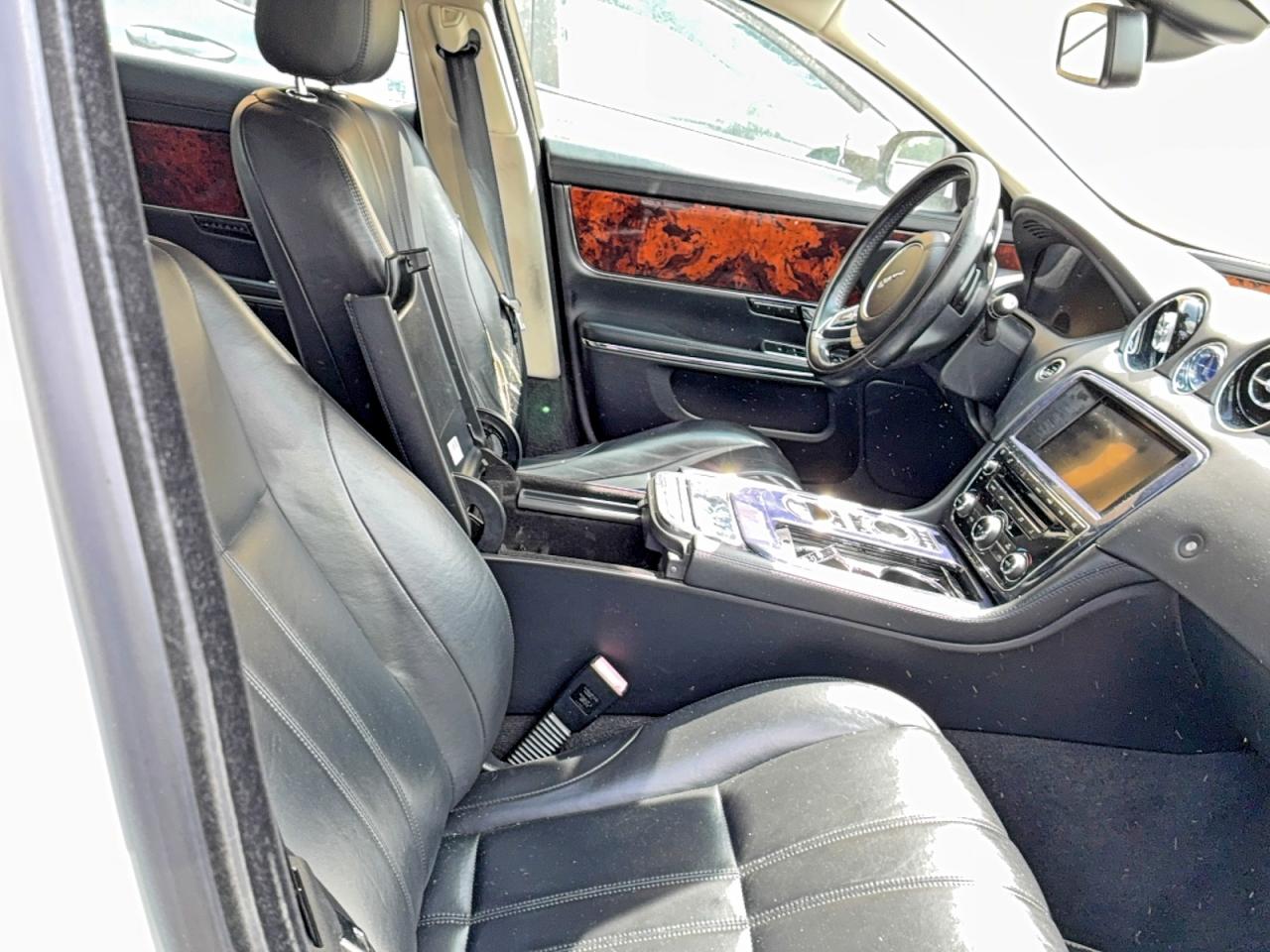 2013 Jaguar Xj VIN SAJWJ1CD7D8V49599 photo 5