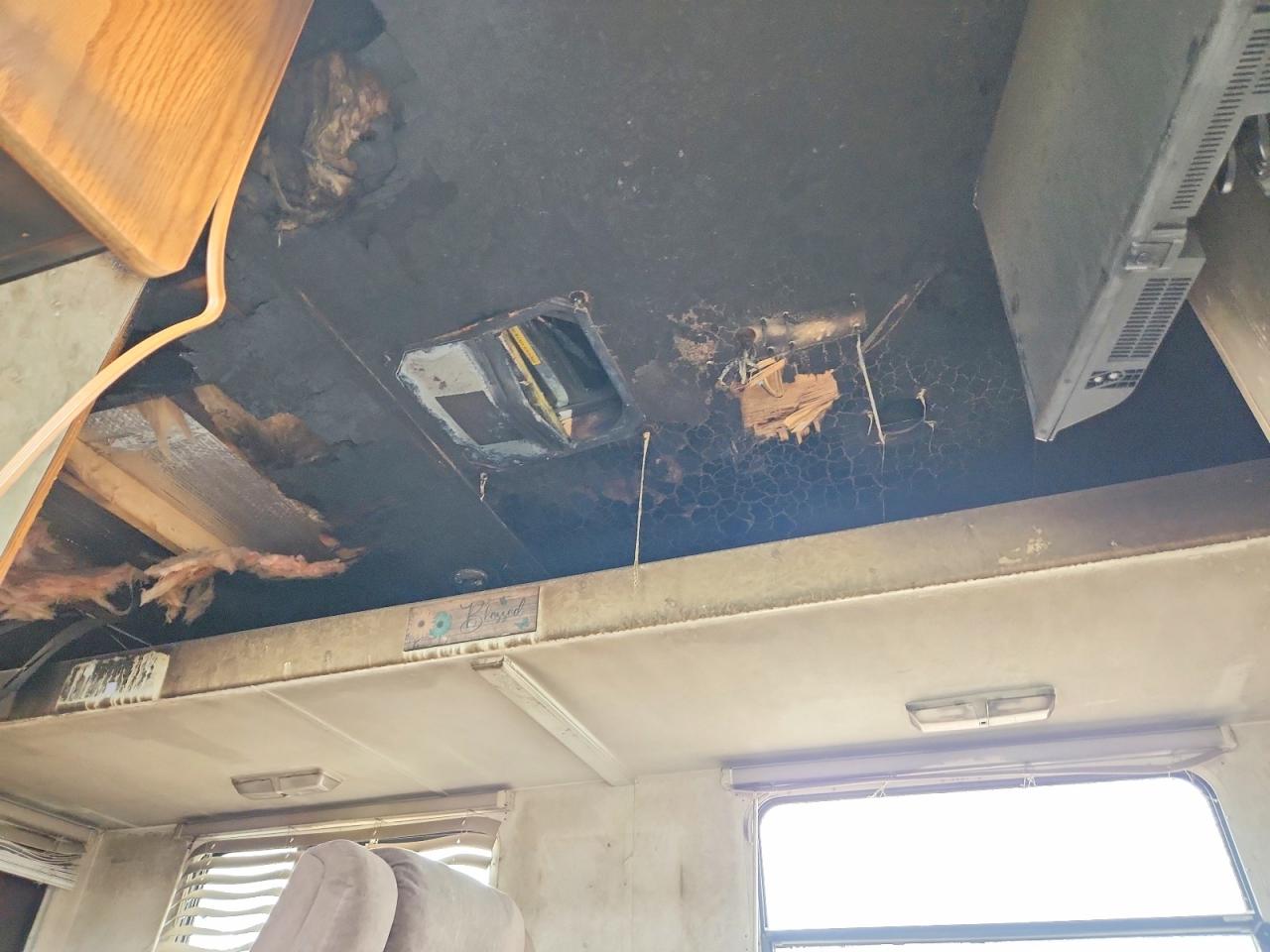 1999 JAYCO All models VIN 1UJCJ02M1X5LC0494 photo 9