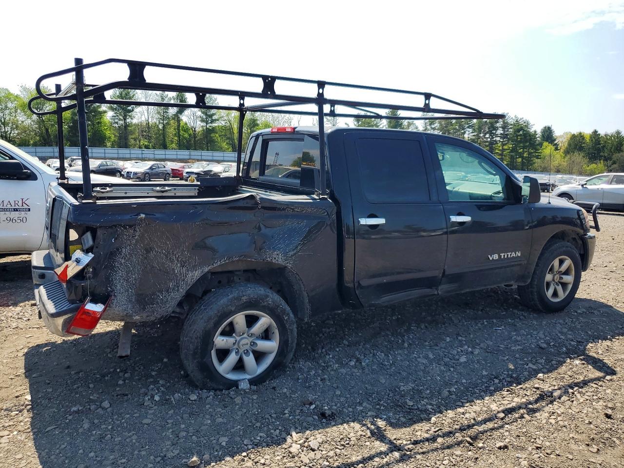 2011 Nissan TITAN VIN 1N6AA0ECXBN310051 photo 3