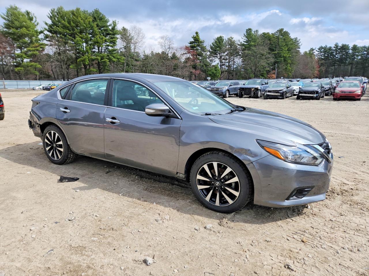 2018 Nissan Altima VIN 1N4AL3AP4JC209594 photo 4
