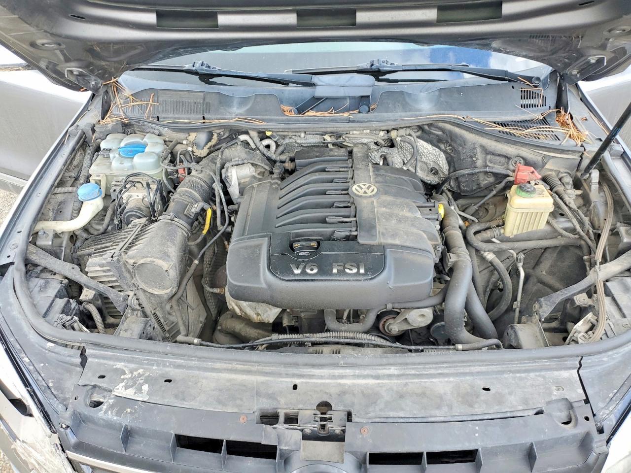 2011 Volkswagen Touareg VIN WVGFF9BP3BD002243 photo 11