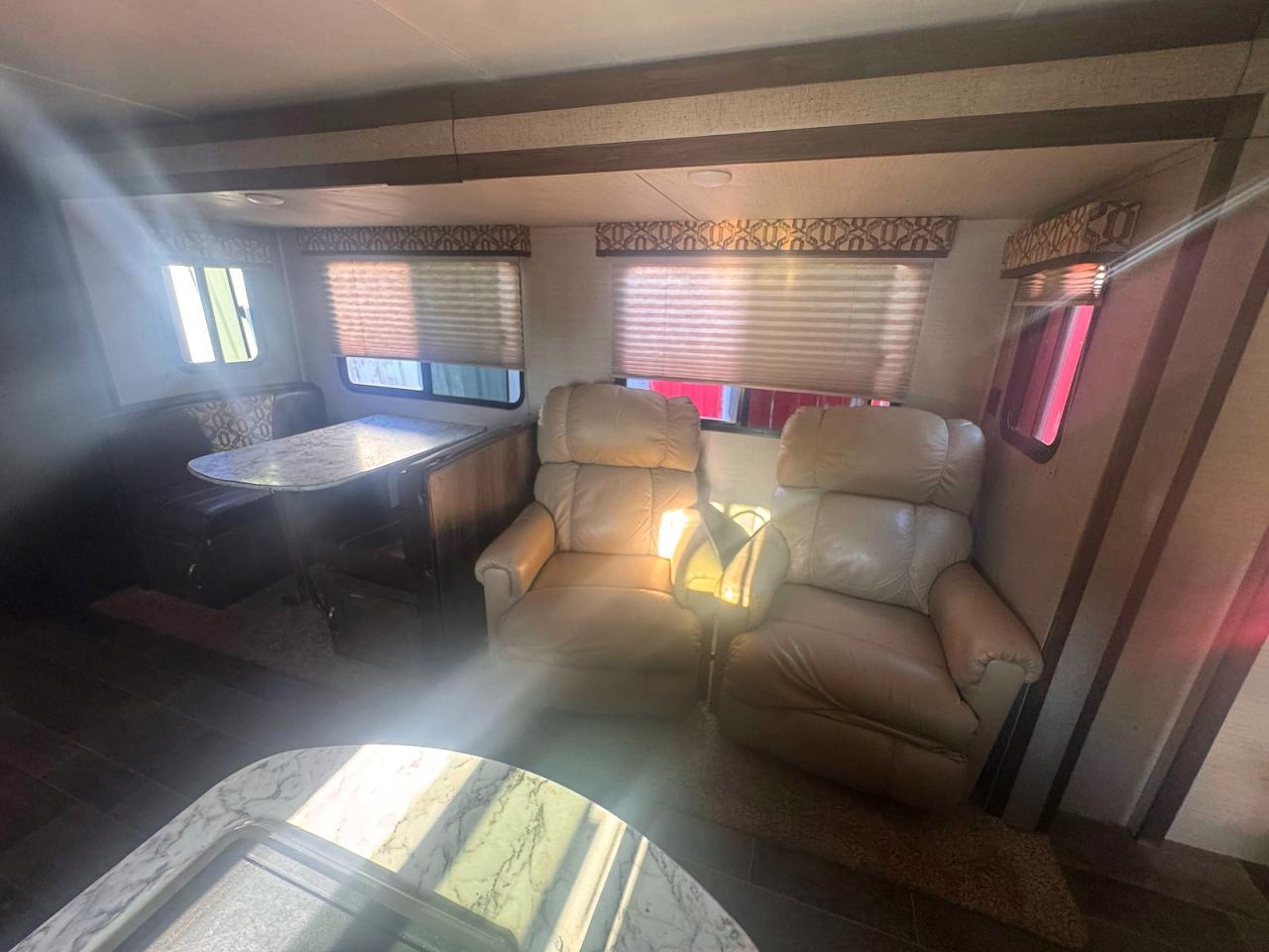 2019 KEYSTONE Bullet VIN 4YDT30823KT433143 photo 6