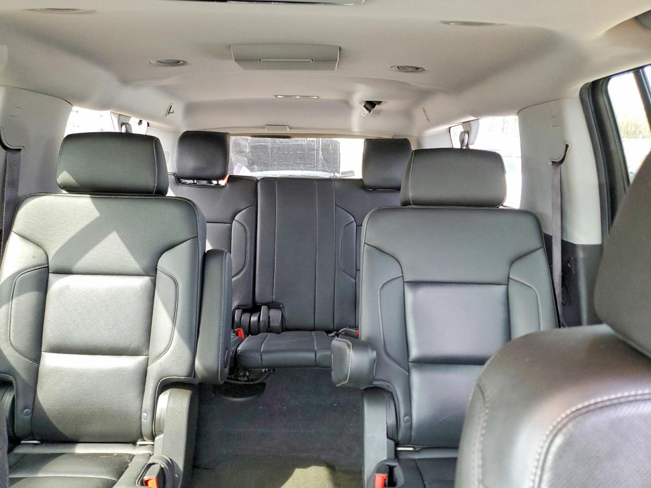 2017 Chevrolet Suburban VIN 1GNSKJKC6HR258554 photo 10