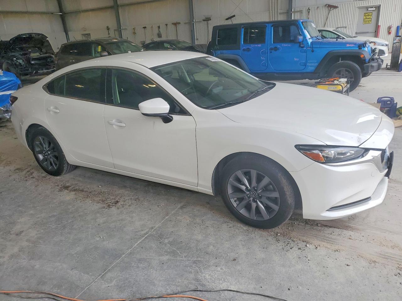 2018 Mazda 6 VIN JM1GL1UM8J1311857 photo 4