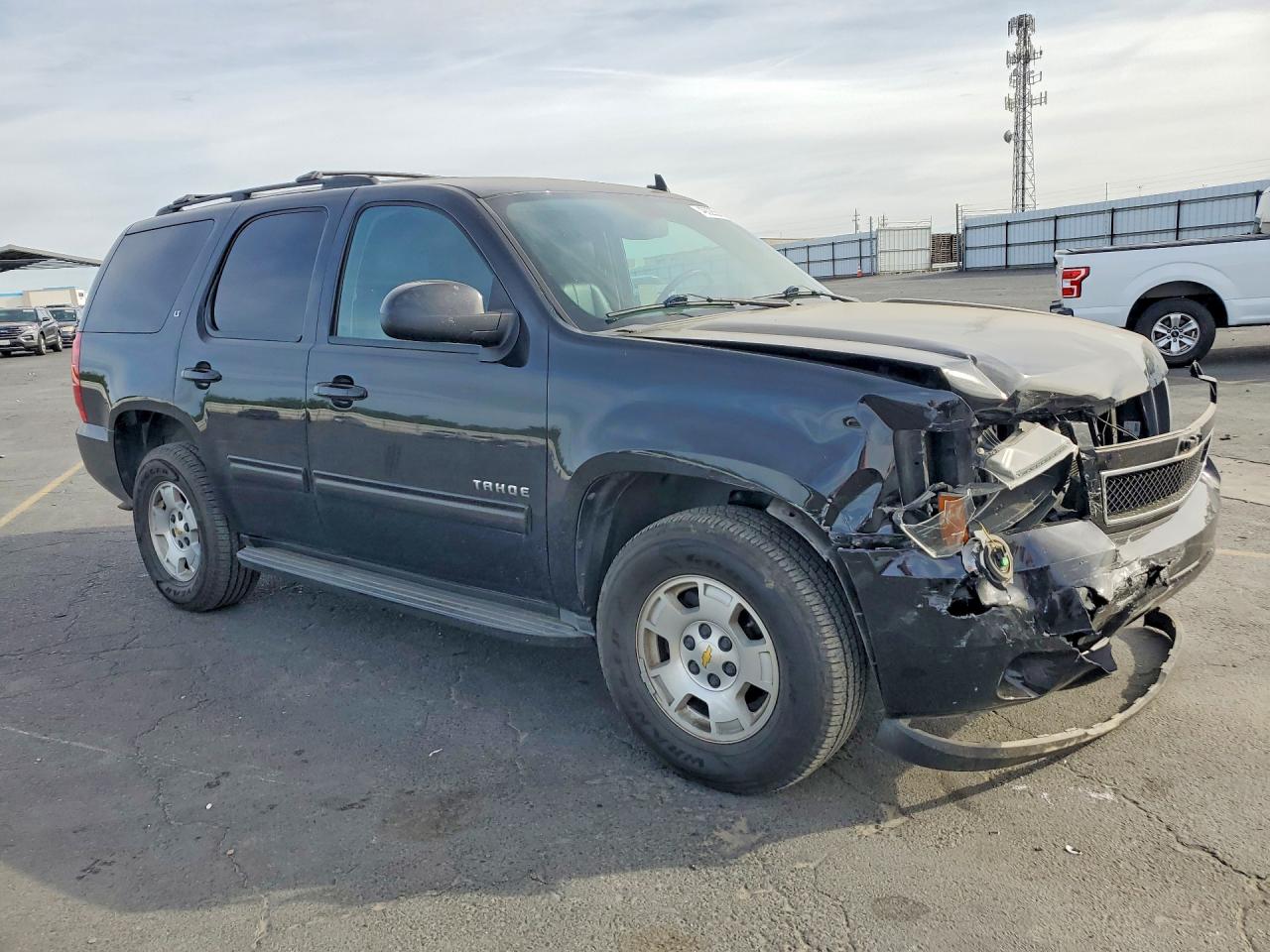 2014 Chevrolet Tahoe VIN 1GNSCBE02ER248149 photo 4