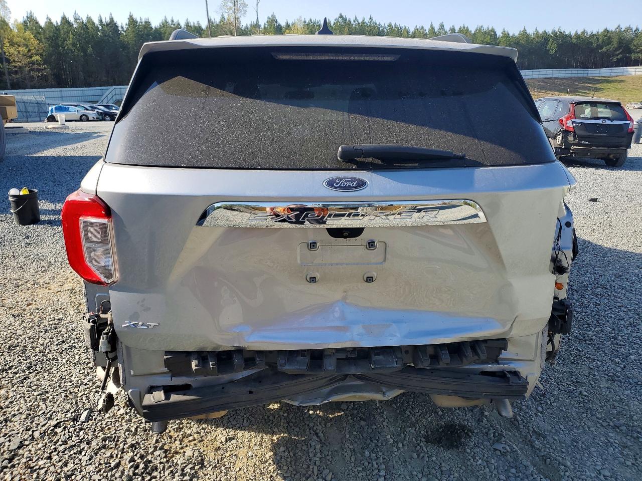 2021 Ford Explorer VIN 1FMSK7DH4MGC09990 photo 6