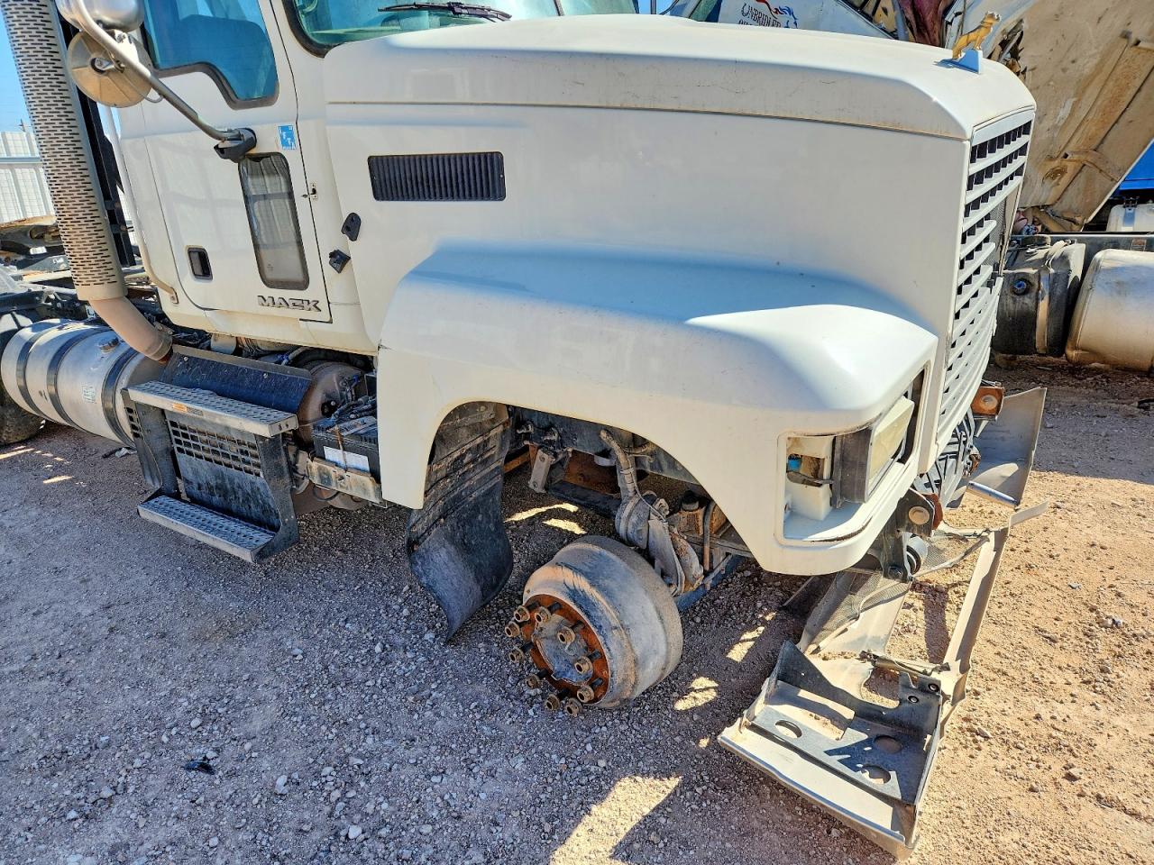 2018 MACK All models VIN 1M1AN09Y3JM027265 photo 9