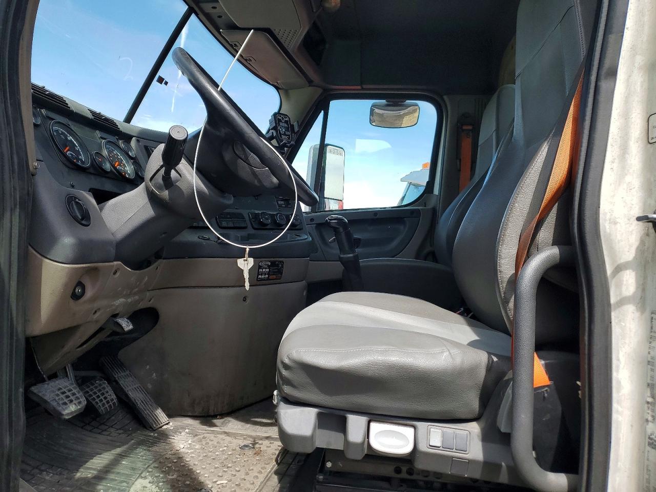 2016 FREIGHTLINER All other VIN 3AKJGBDV9GDGX2136 photo 5