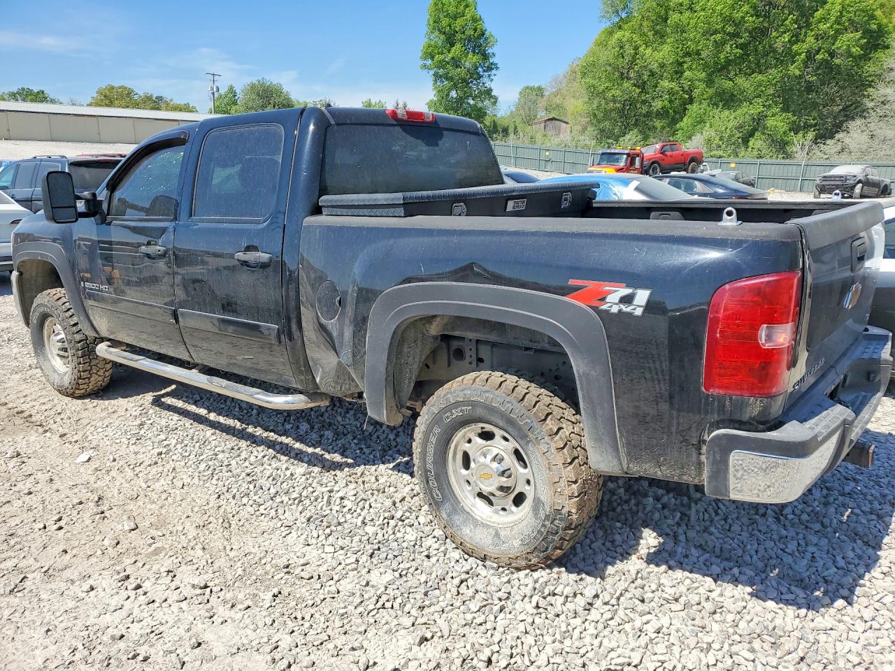 2007 CHEV Silverado VIN 1GCHK236X7F541010 photo 2