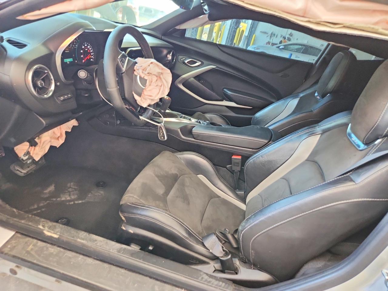 2018 Chevrolet Camaro VIN 1G1FE1R70J0158561 photo 7