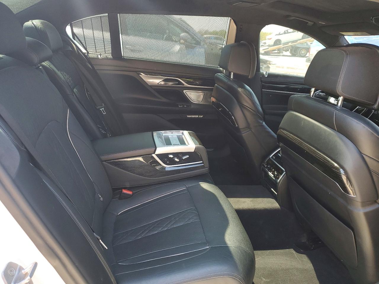 2017 BMW 7 series VIN WBA7F0C38HGM21676 photo 10