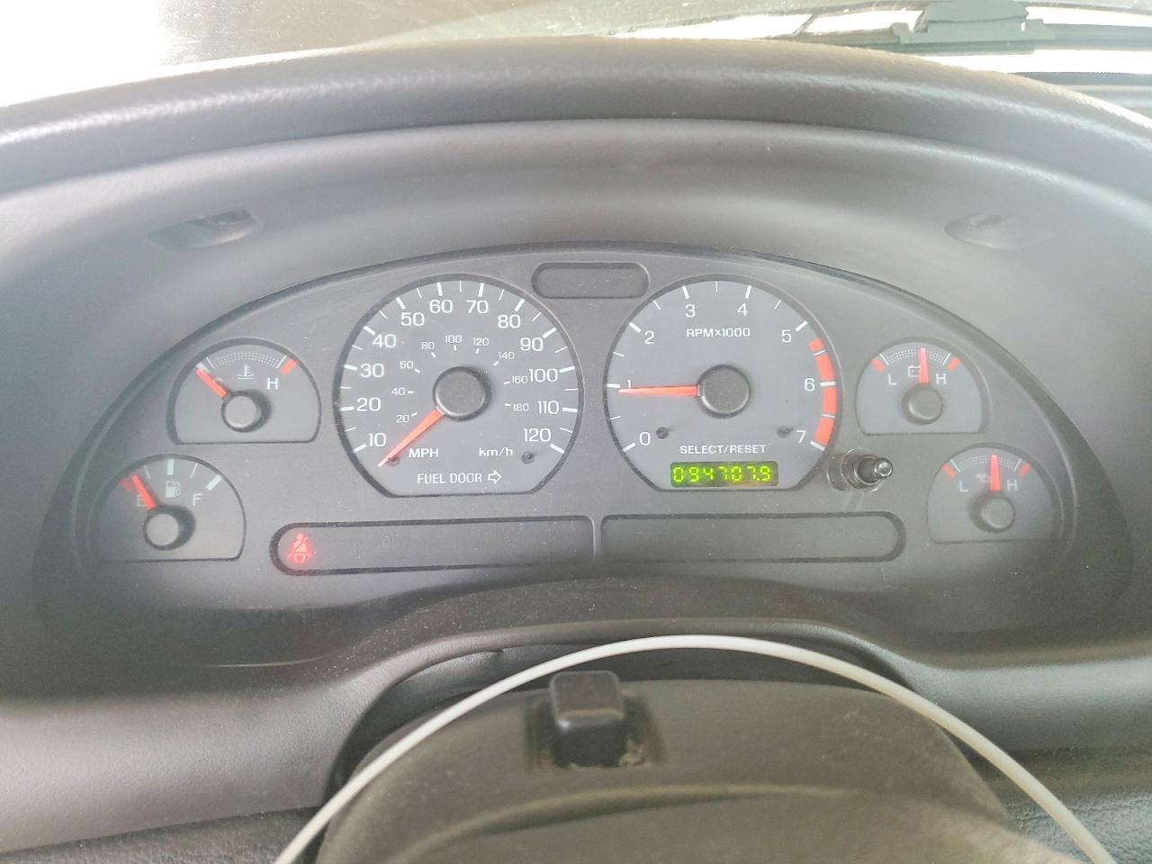 2001 Ford Mustang VIN 1FAFP40441F246084 photo 9