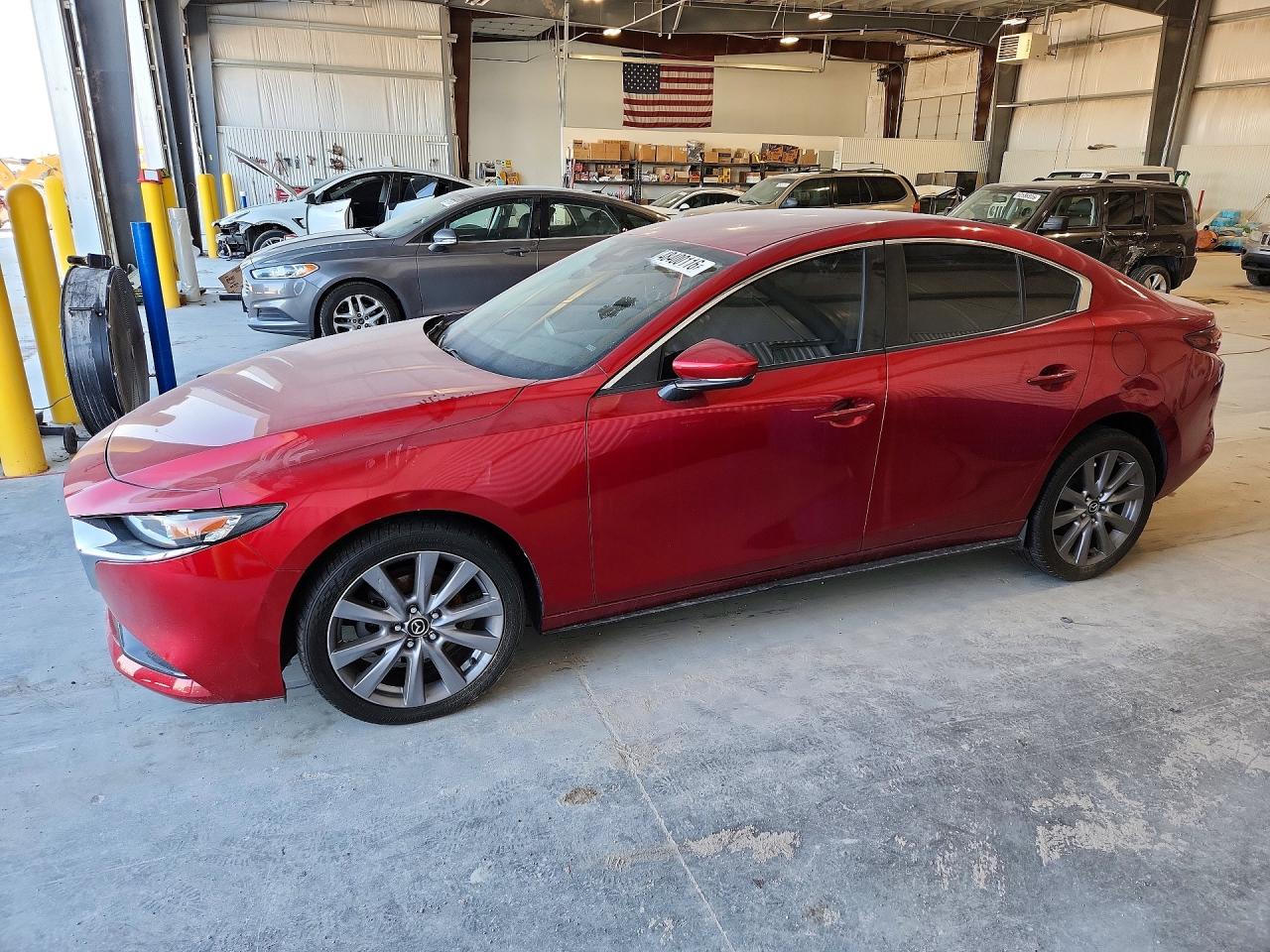 2019 Mazda 3 VIN JM1BPBAM1K1118010 photo 1