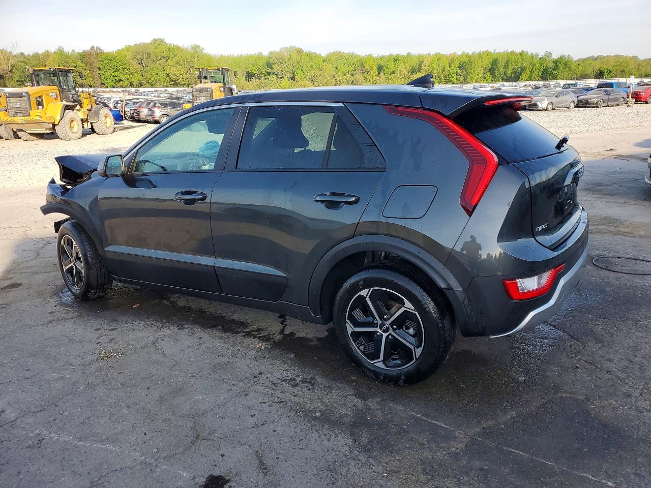 2026 KIA Niro VIN KNDCP3LE2T5319425 photo 2