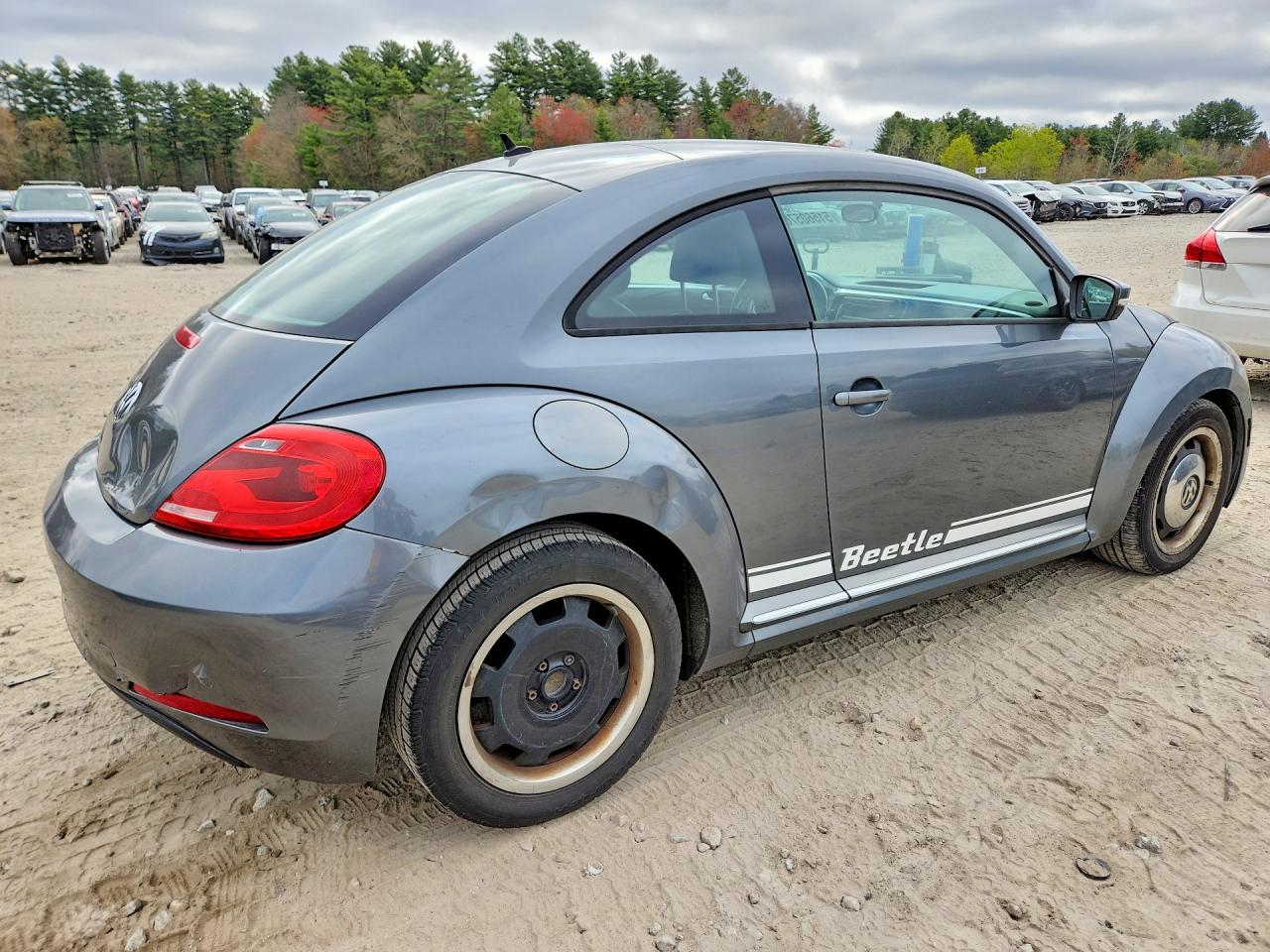 2012 Volkswagen Beetle VIN 3VWHP7AT5CM622155 photo 3
