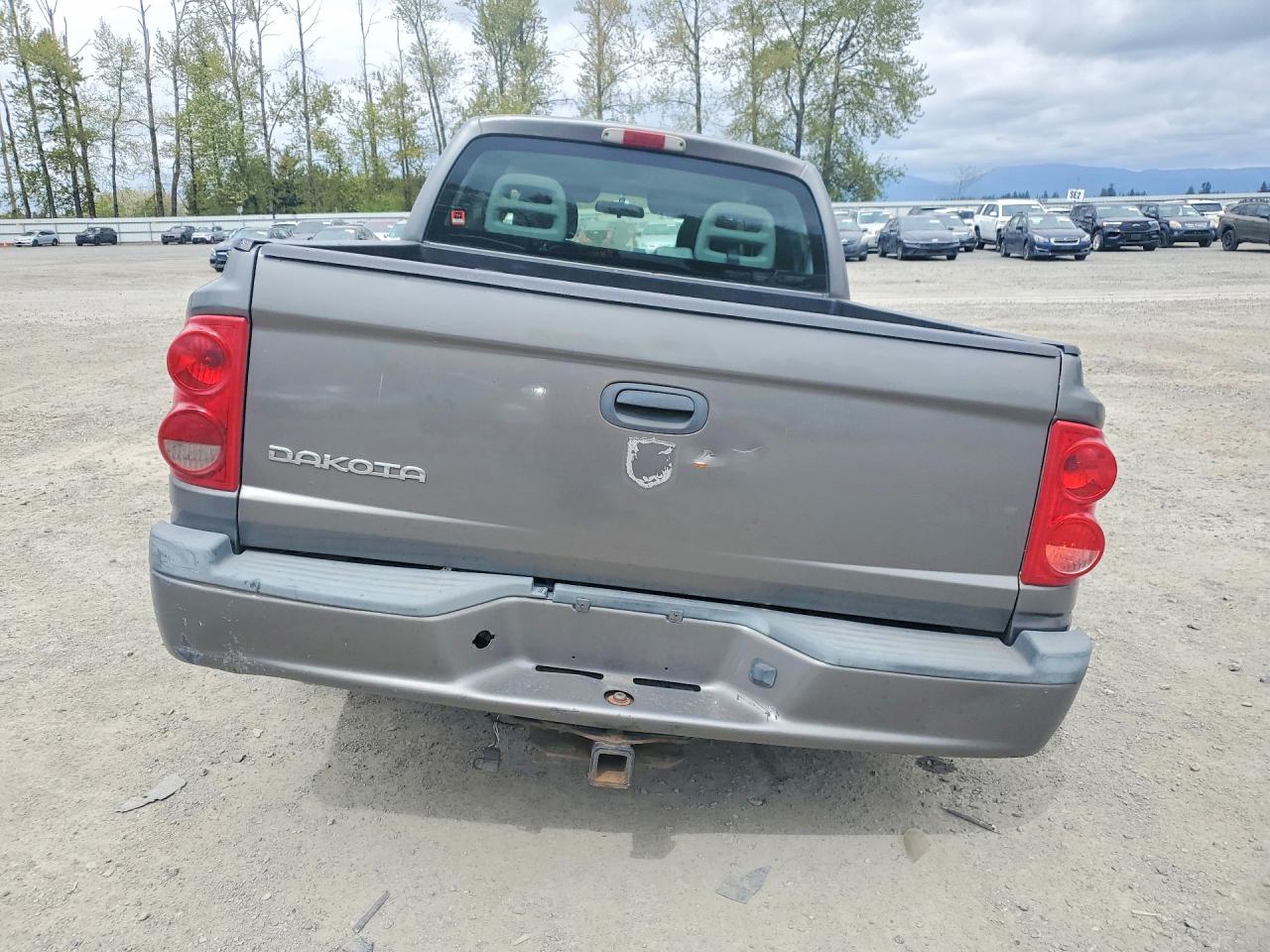 2005 DODGE Dakota VIN 1D7HW28KX5S338607 photo 6