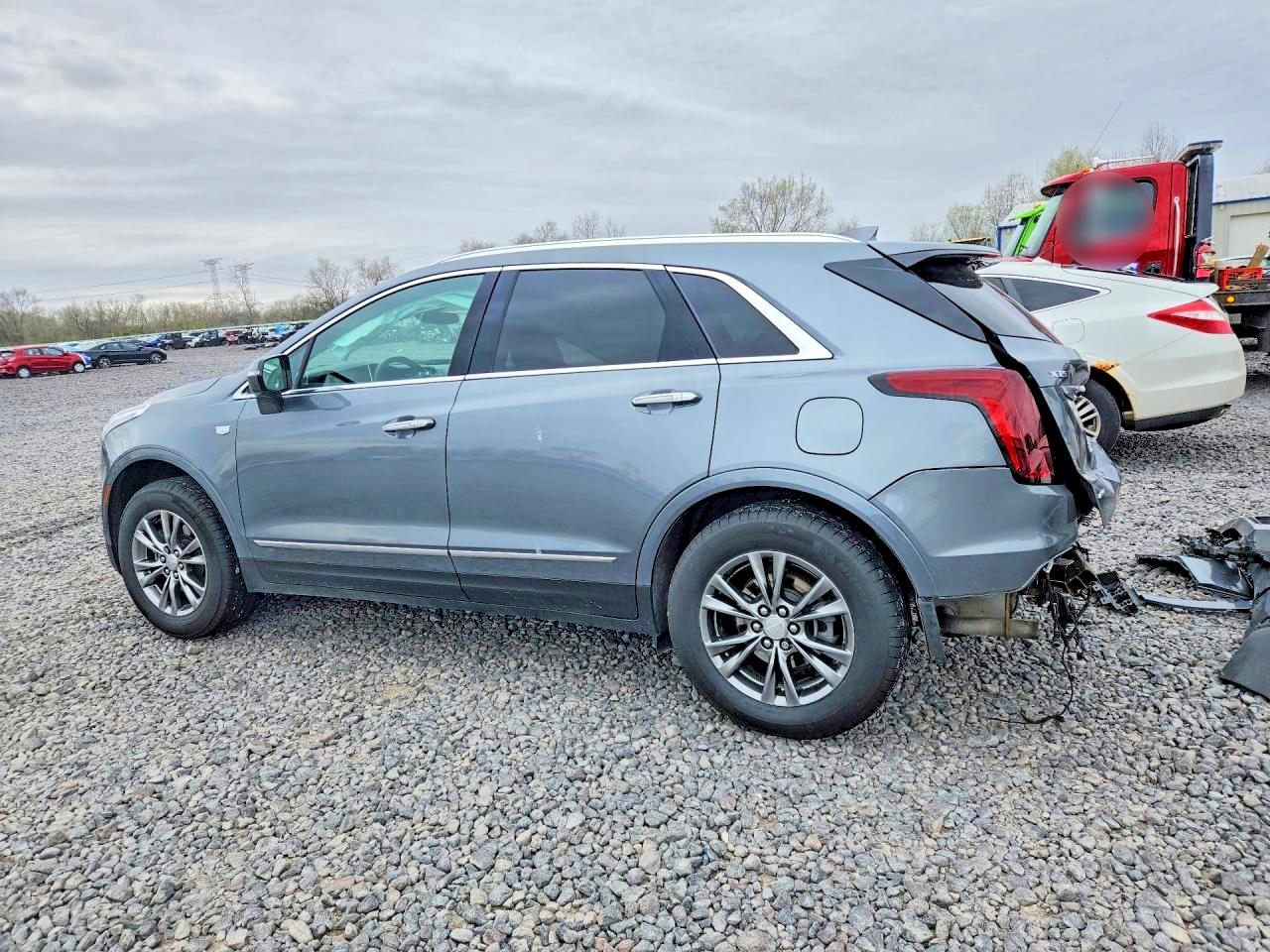 2022 Cadillac Xt5 VIN 1GYKNDRS9NZ113643 photo 2