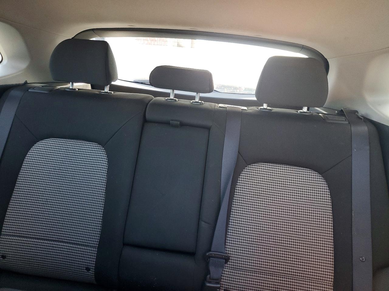 2018 Hyundai Kona VIN KM8K22AAXJU161595 photo 10