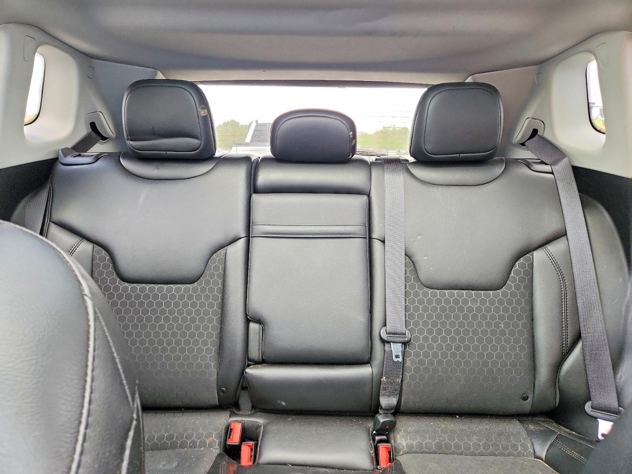 2019 Jeep Grand cher VIN 3C4NJDBB0KT689455 photo 10