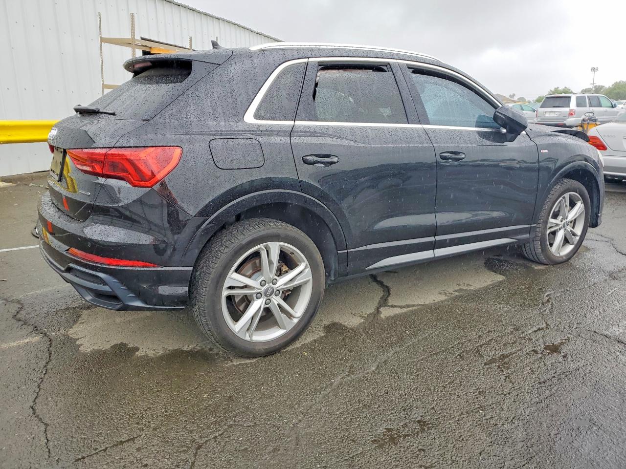 2020 Audi Q3 VIN WA1DECF36L1124787 photo 3