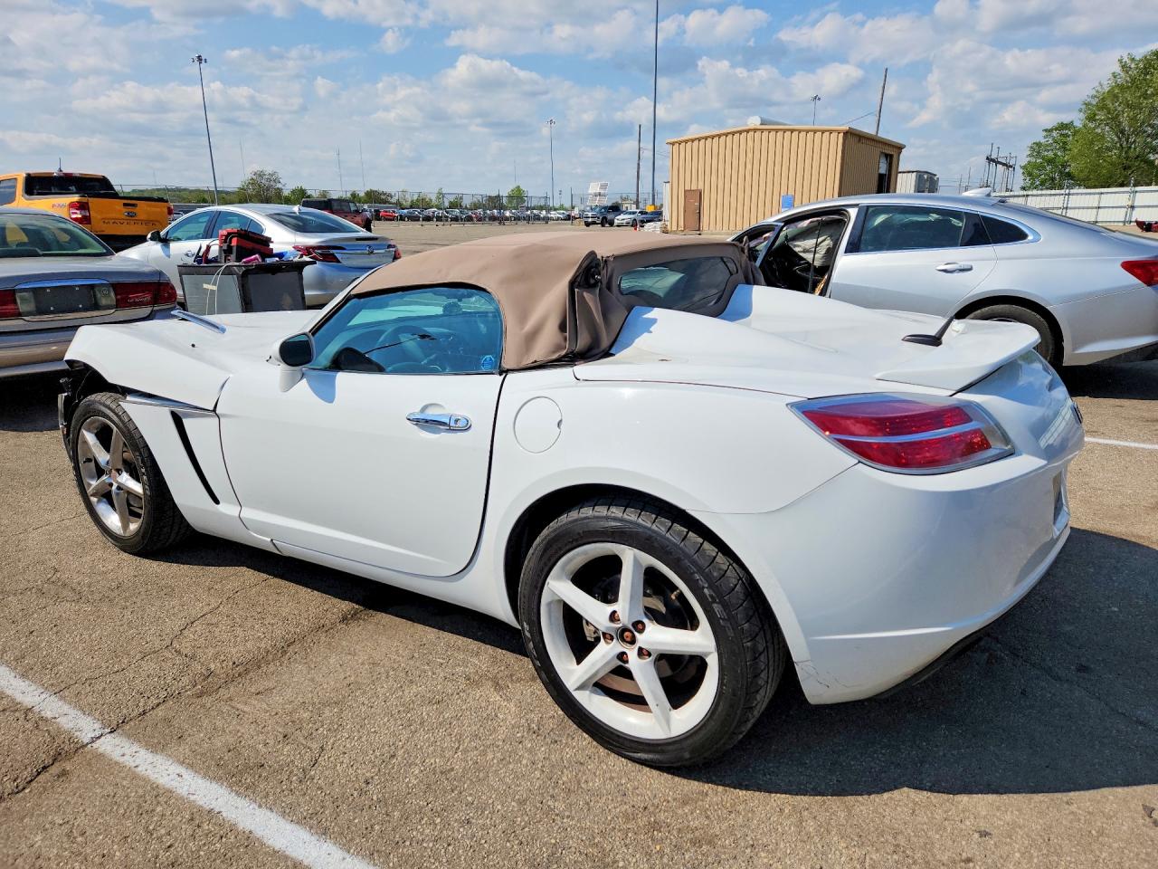 2007 Saturn Sky VIN 1G8MG35X67Y141584 photo 2