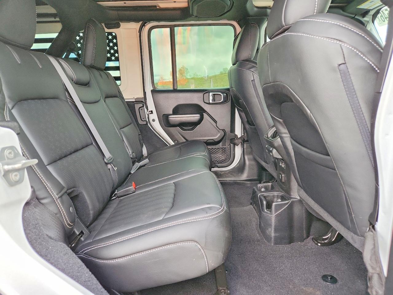 2020 Jeep Wrangler / VIN 1C4HJXDGXLW340922 photo 11