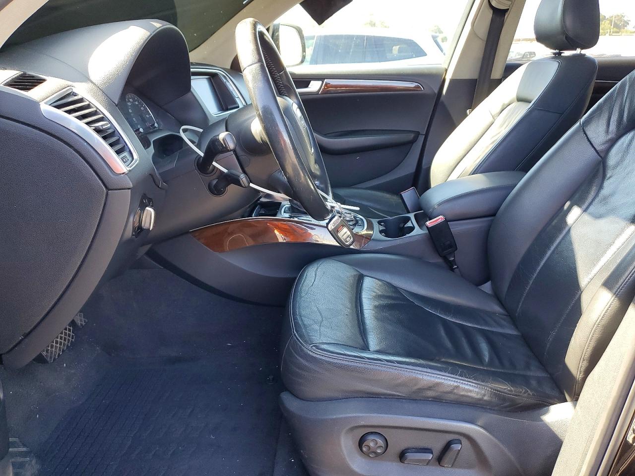 2010 Audi Q5 VIN WA1LKAFP0AA079208 photo 7