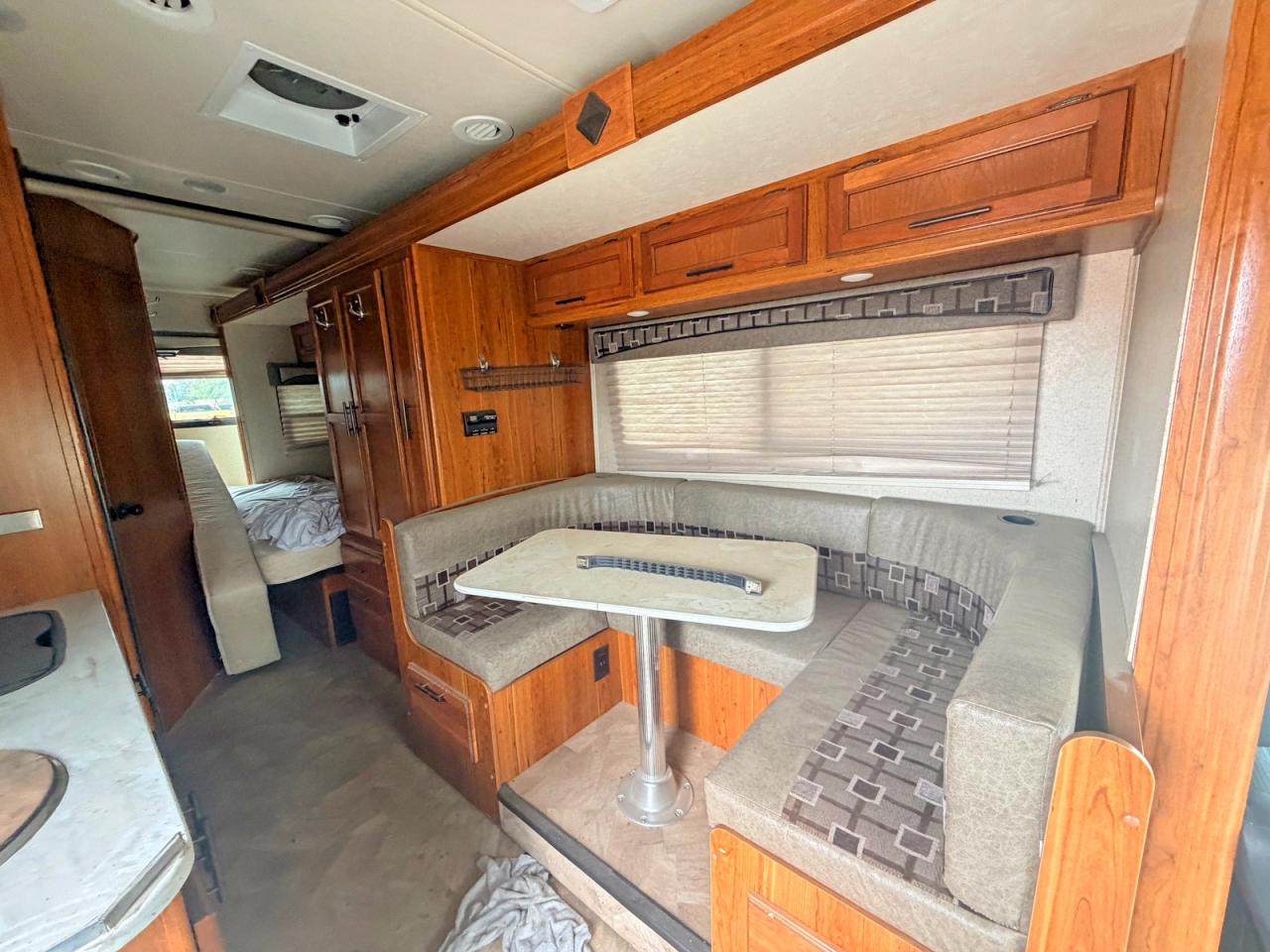 2016 Jayco Sprinter VIN WDAPF4CCXG9659982 photo 9